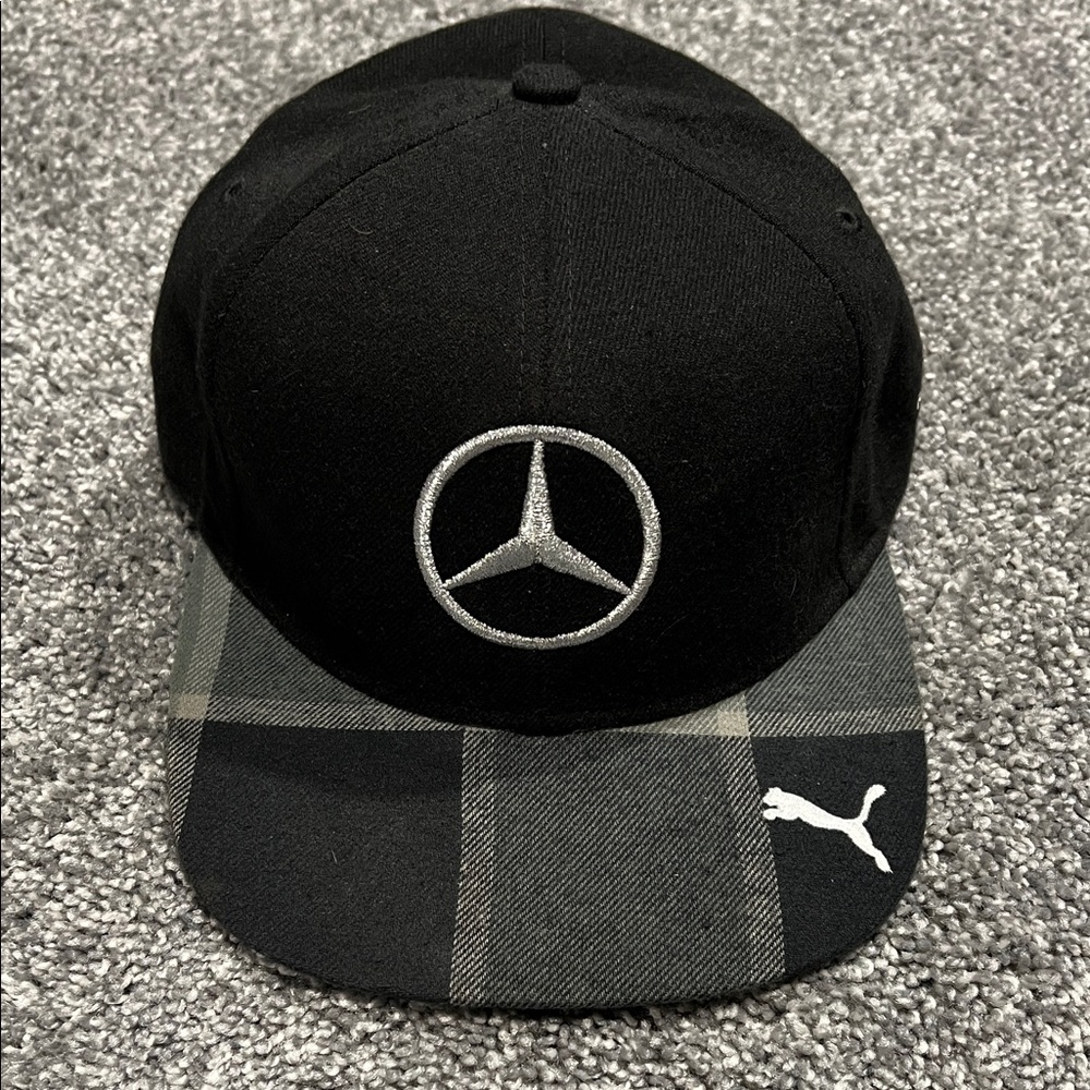 Formula 1 Lewis Hamilton Mercedes AMG-Petronas hat